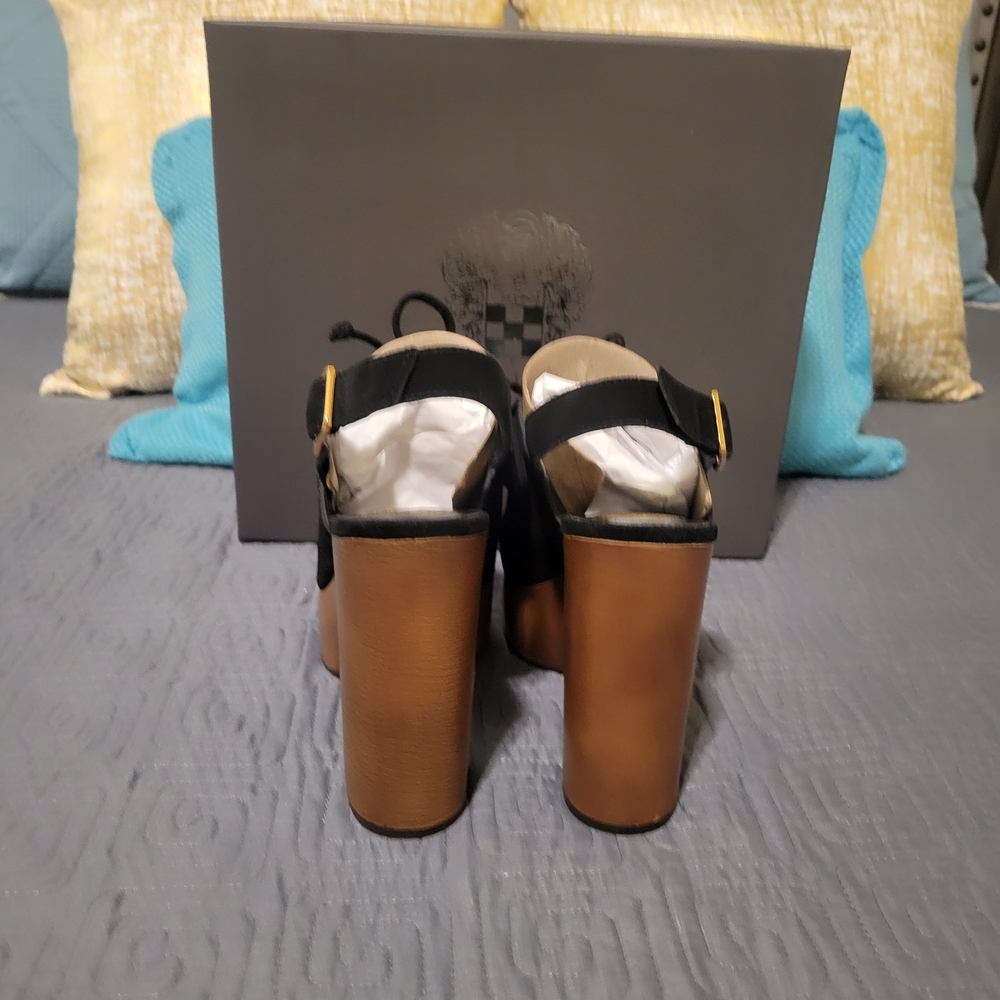 Vince Camuto Black and Tan Platform Heels - Picture 6 of 7